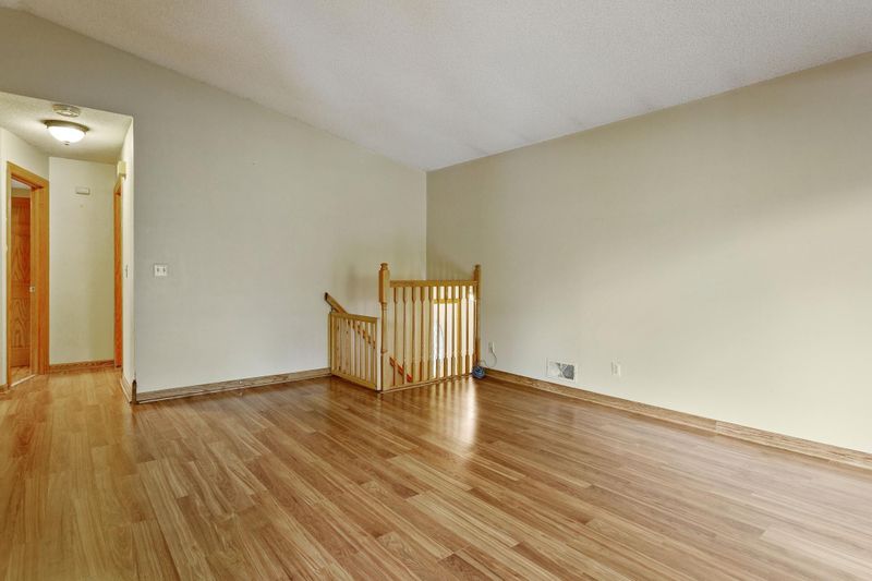 2601 Western Ave N, Roseville, MN 55113