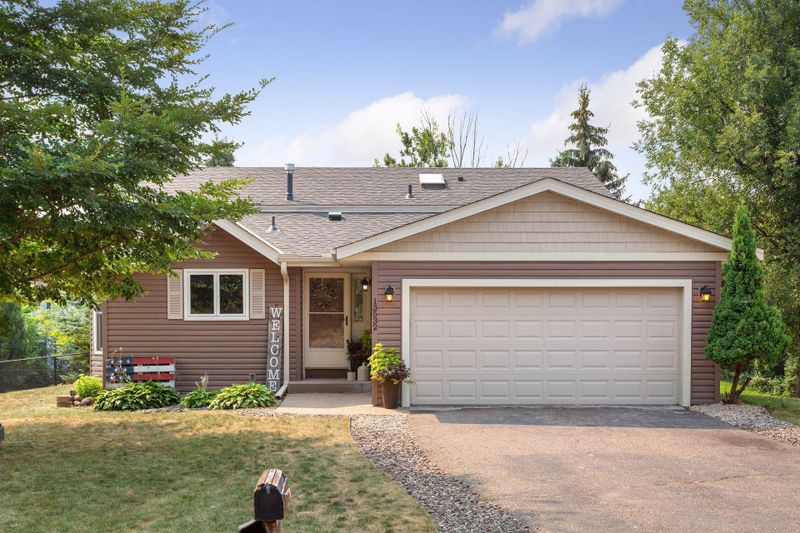 13532 Judicial Rd, Burnsville, MN 55337