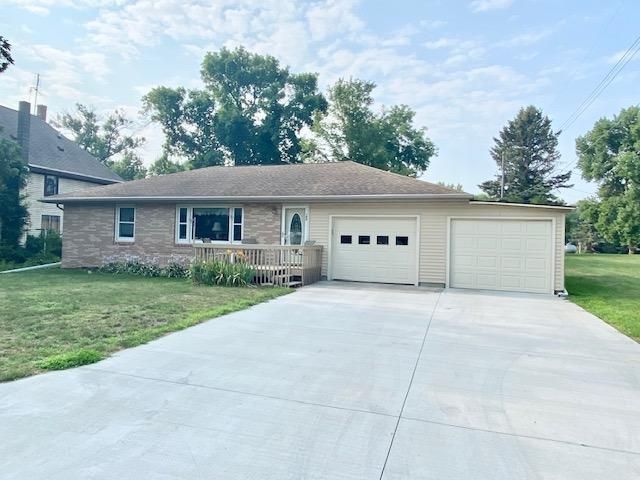 100 3rd Ave W, Franklin, MN 55333