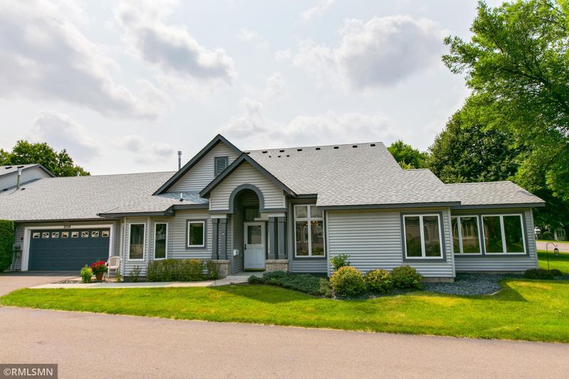 2558 Sumac Rg, White Bear Lake, MN 55110