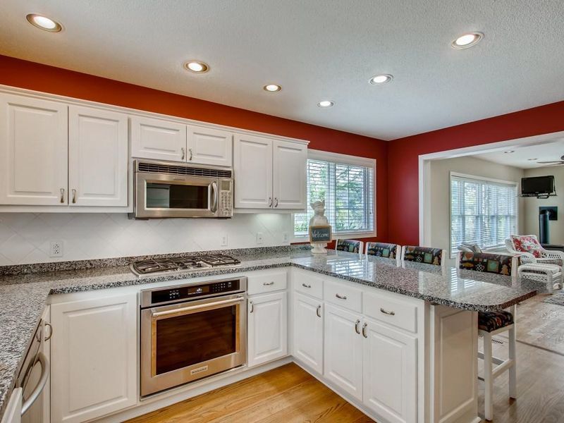 5483 Butternut Cir, Minnetonka, MN 55343