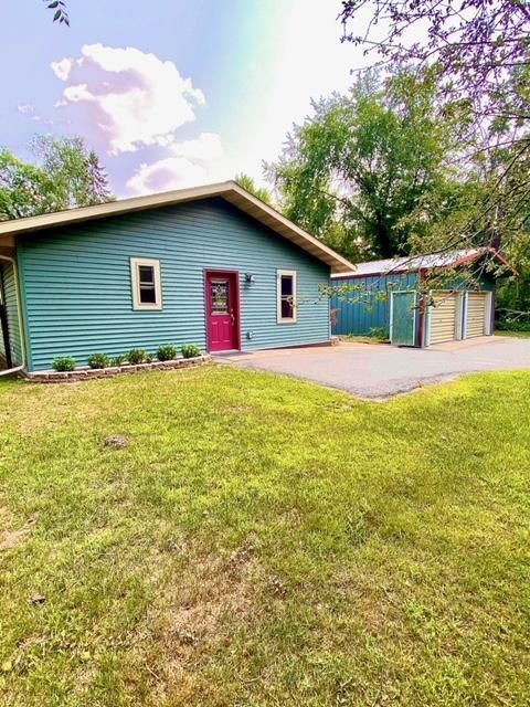 26010 River Rd, Cohasset, MN 55721
