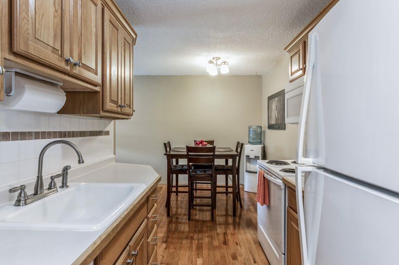 2009 E 122nd St #C11, Burnsville, MN 55337