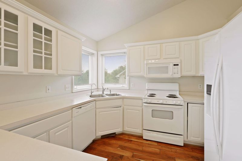 1241 Sparrow Rd, Waconia, MN 55387
