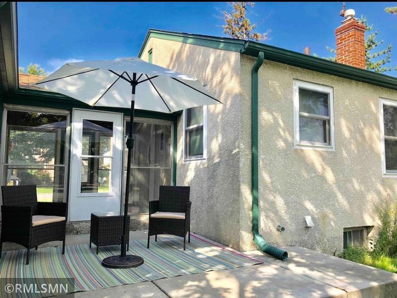 2447 Beverly Rd, Saint Paul, MN 55104