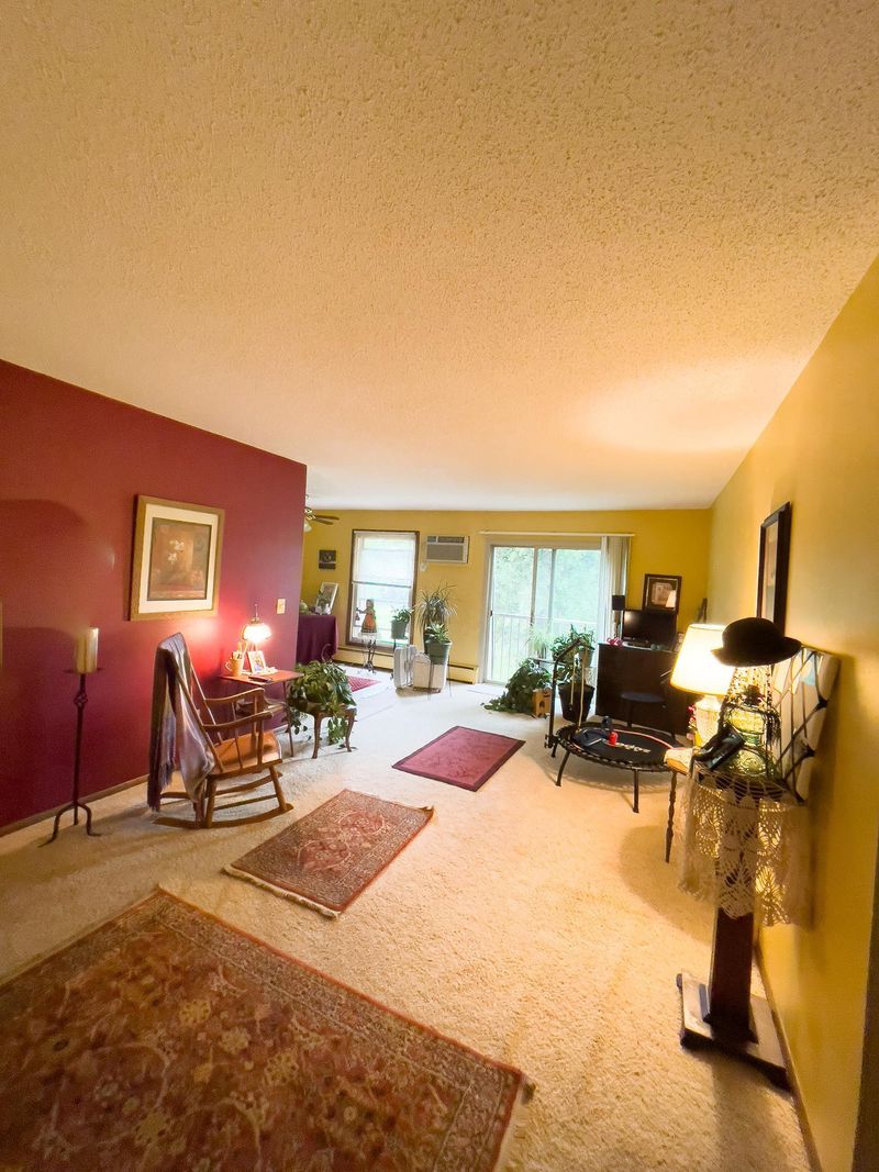933 11th Ave S #6, Hopkins, MN 55343