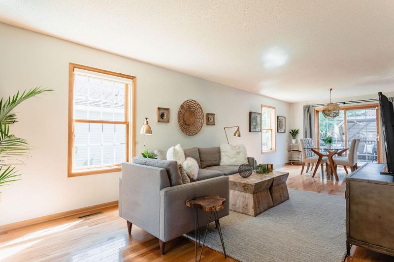 236 17th Ave N, Hopkins, MN 55343