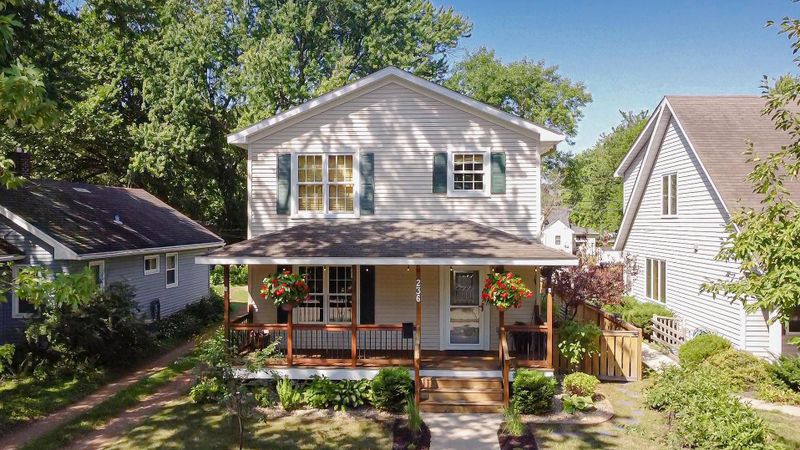 236 17th Ave N, Hopkins, MN 55343