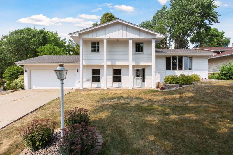 7908 37th Ave N, Crystal, MN 55427