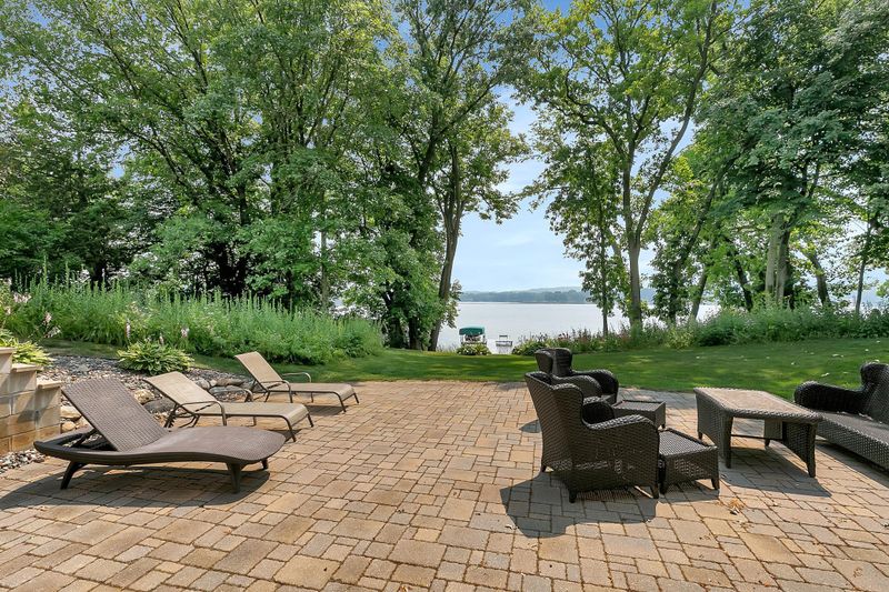 33576 Shorewood Dr, Avon, MN 56310