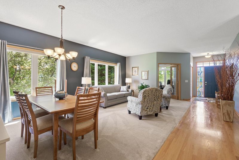 19145 Inndale Dr, Lakeville, MN 55044