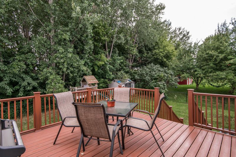 5004 51st St NW, Rochester, MN 55901