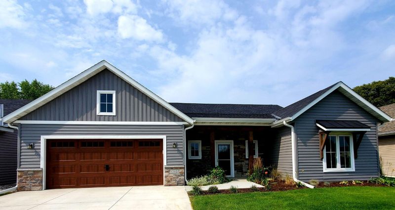 1212 Cypress Dr W, Annandale, MN 55302