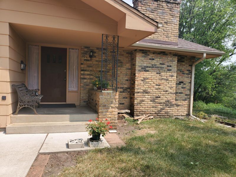 221 W 93rd St, Bloomington, MN 55420