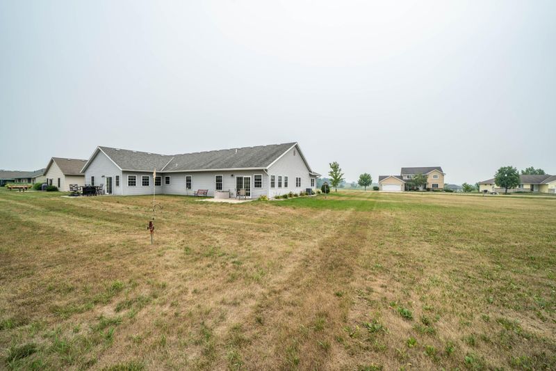 2874 9th Ave SE, Willmar, MN 56201