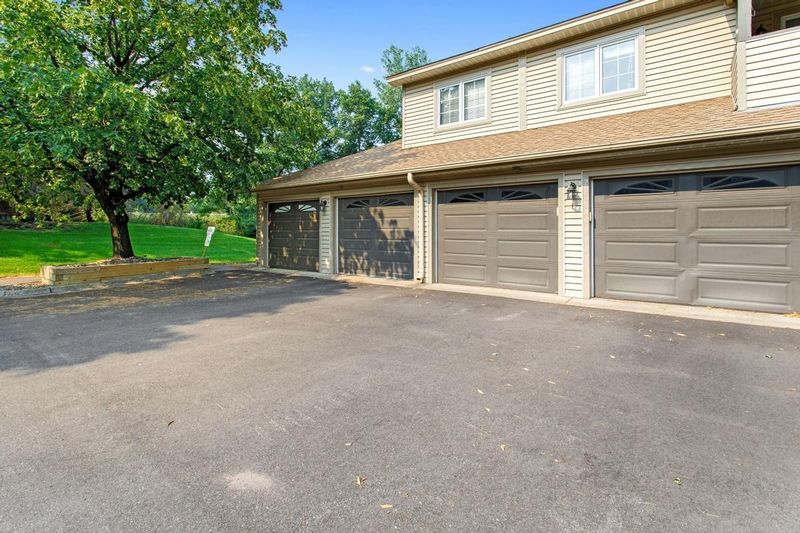 810 98th Ave NW #103, Coon Rapids, MN 55433