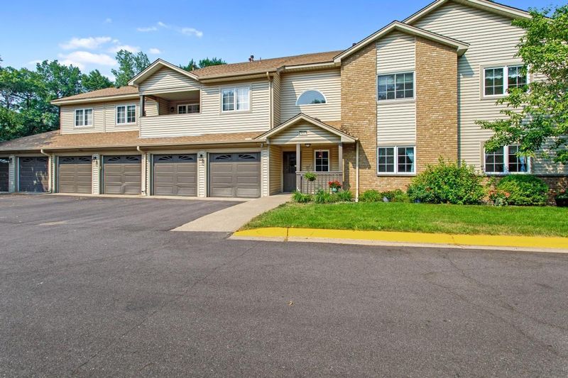 810 98th Ave NW #103, Coon Rapids, MN 55433