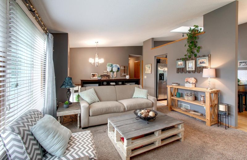 4620 1/2 Penkwe Way, Eagan, MN 55122