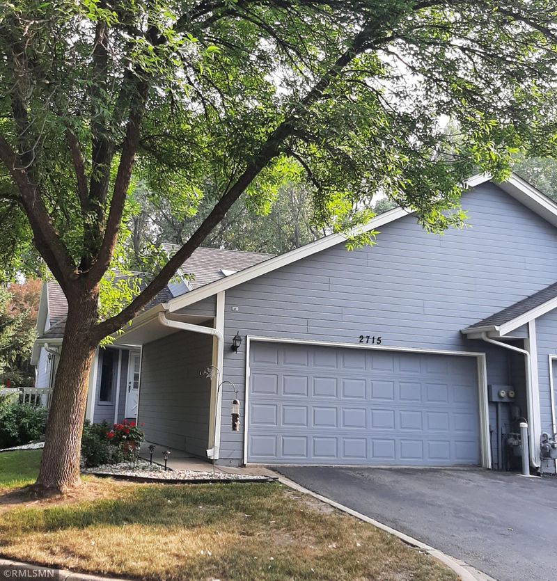 2715 River Hills Dr S, Burnsville, MN 55337