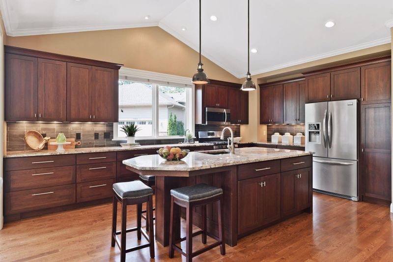 17481 Sanctuary Dr, Wayzata, MN 55391