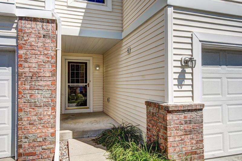 2778 Century Cir, Chanhassen, MN 55317