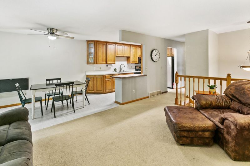 1718 Hickory Hill Dr, Eagan, MN 55122