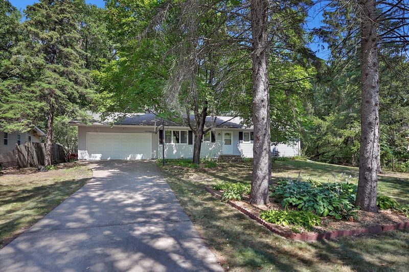 2801 Sherwood Rd, Mounds View, MN 55112
