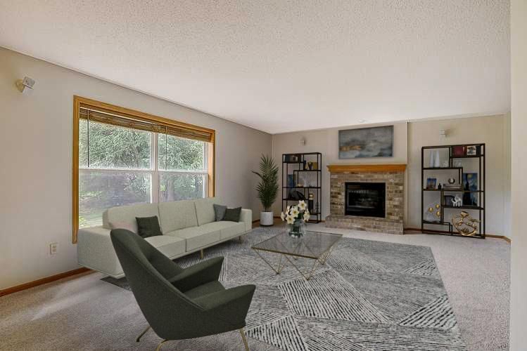 8444 Brewster Ave, Inver Grove Heights, MN 55076