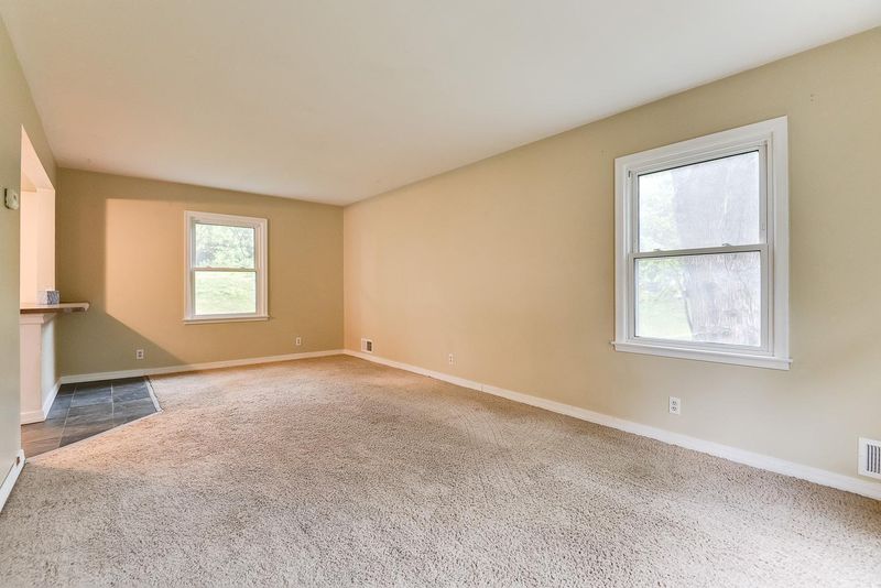 457 109th Ave NW, Coon Rapids, MN 55448
