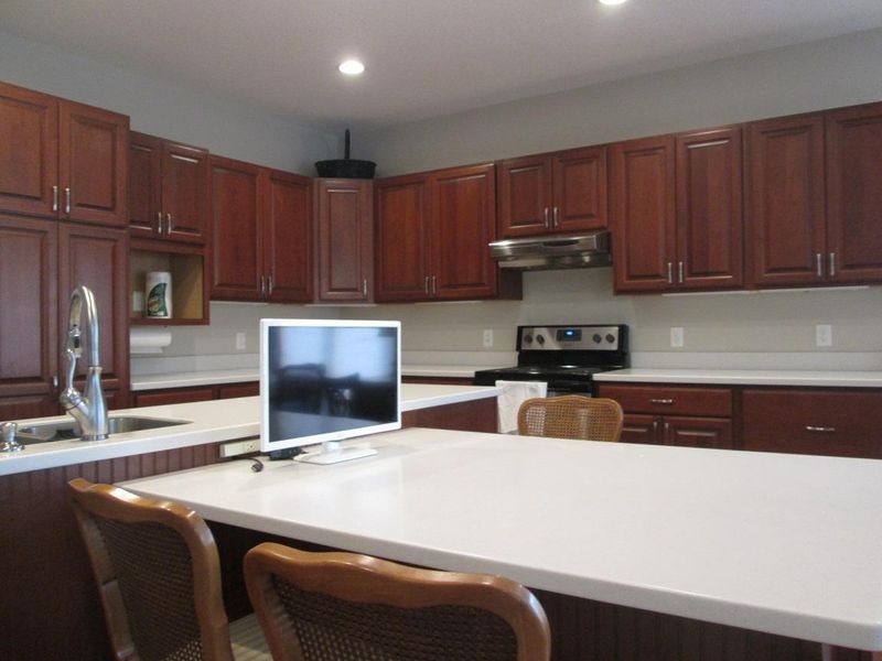 304 7th St, Kenyon, MN 55946
