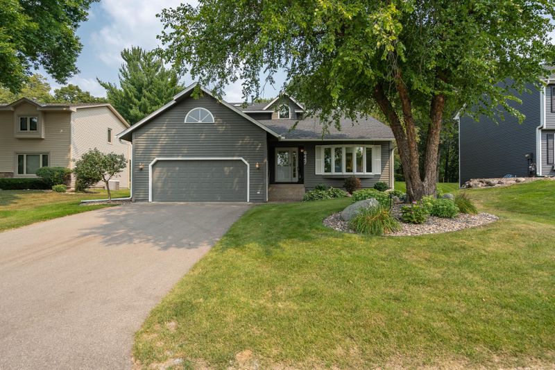 6447 Craig Dr, Eden Prairie, MN 55346
