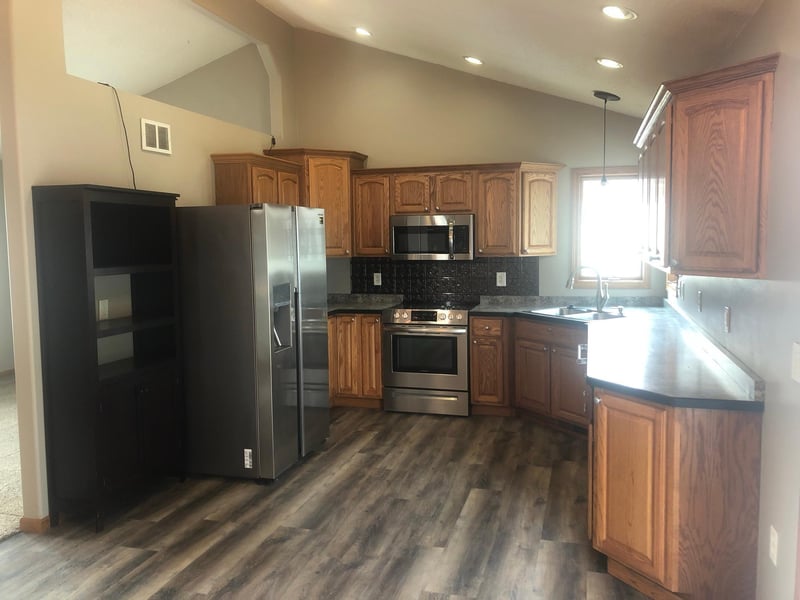 1127 Greenway Blvd SE, East Grand Forks, MN 56721