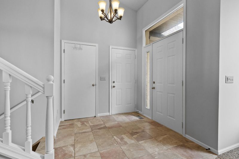 2445 Timberlea Cir, Woodbury, MN 55125