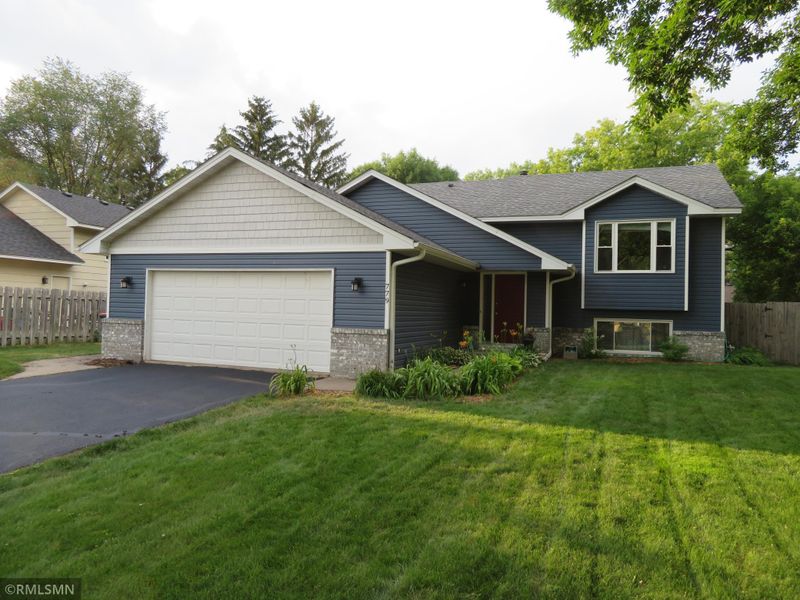 779 99th Ln NE, Blaine, MN 55434