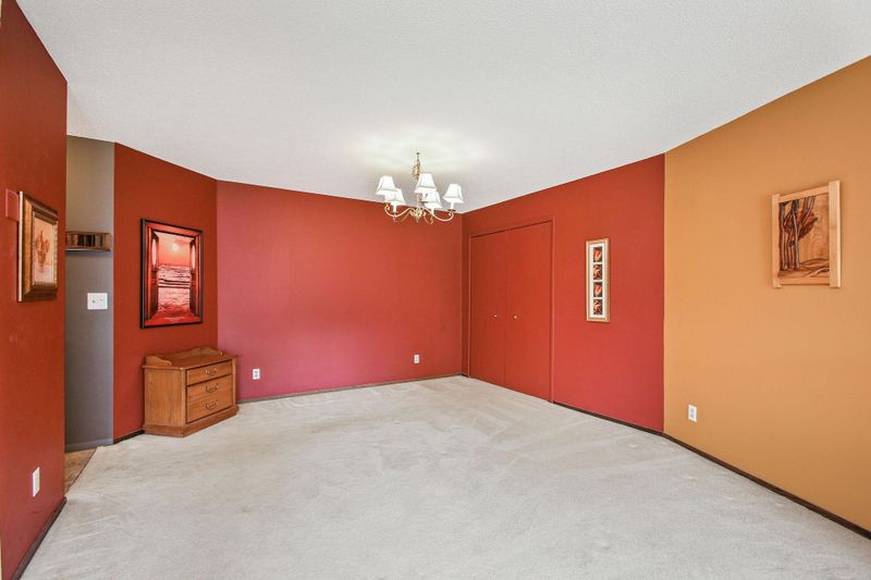 120 Demont Ave E #213, Little Canada, MN 55117