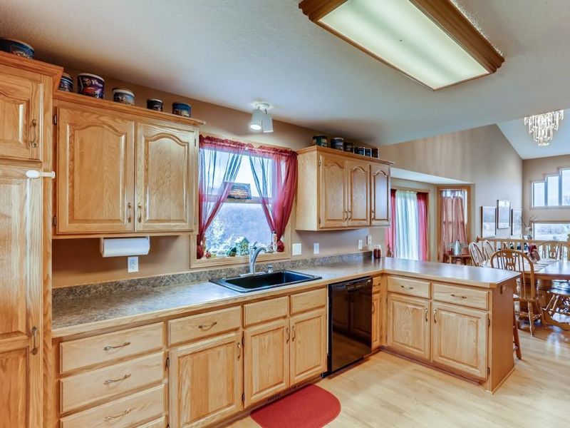 9475 Labeaux Ave, Monticello, MN 55362