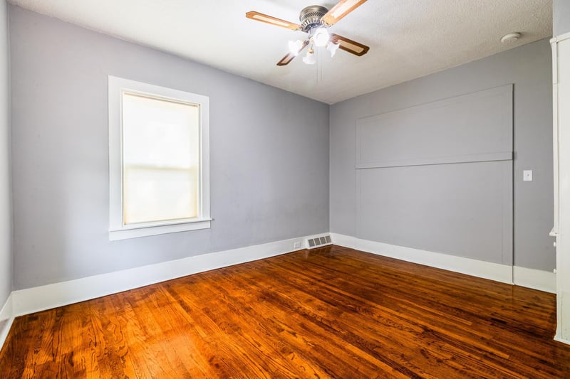 909 Division St, La Crosse, WI 54601