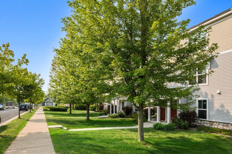3138 Thoreau Rd, Chaska, MN 55318