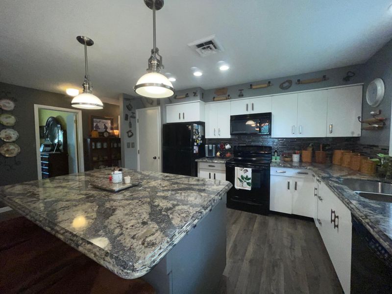 128 Park Ave, International Falls, MN 56649