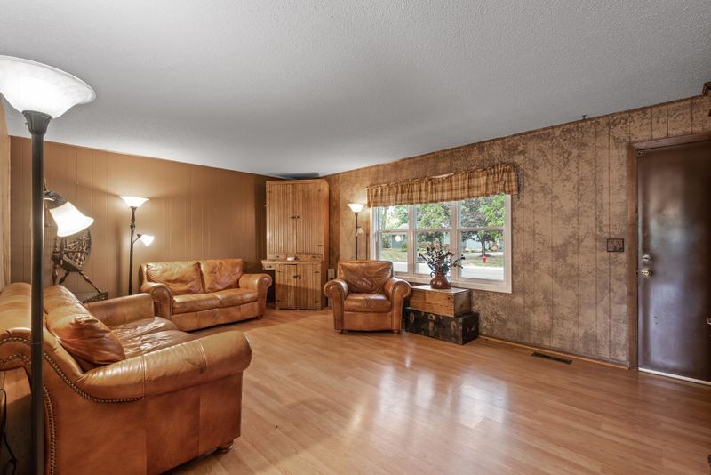 12940 Revere Ln N, Champlin, MN 55316