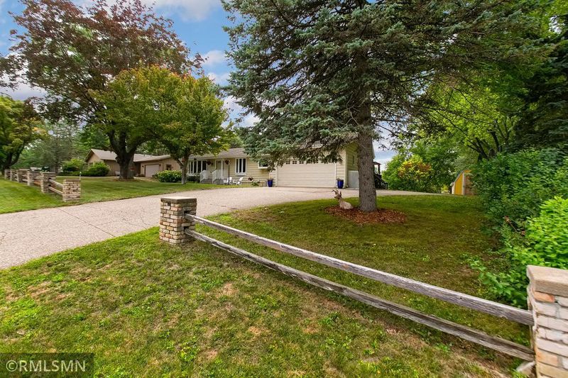 6450 Undestad St, Eden Prairie, MN 55346