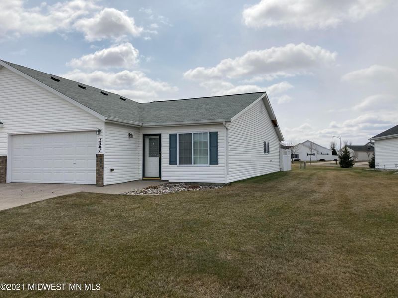 3507 29 Ave S, Moorhead, MN 56560