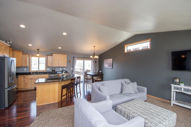 1294 39 Ave S, Moorhead, MN 56560