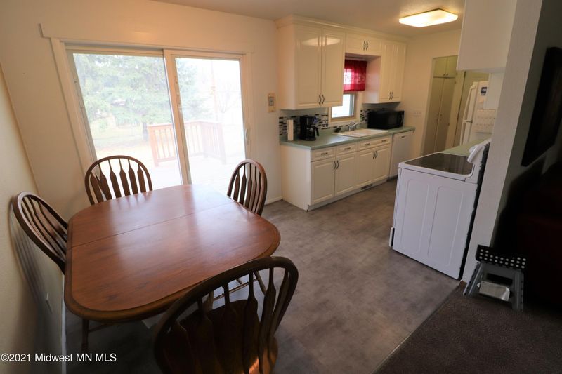 618 Birch Ln, Moorhead, MN 56560