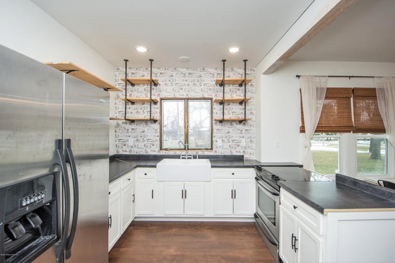109 3 St, Shelly, MN 56581