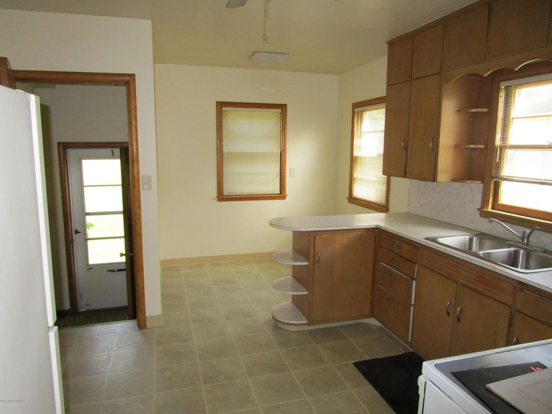 107 2nd St SE, Pelican Rapids, MN 56572