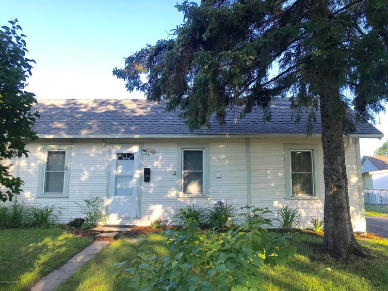 310 Minnesota Ave, Detroit Lakes, MN 56501