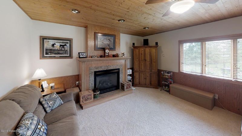 21490 Coaley Bay Dr, Detroit Lakes, MN 56501