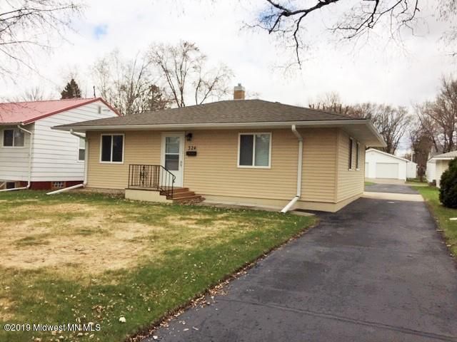 324 Robert St, Detroit Lakes, MN 56501