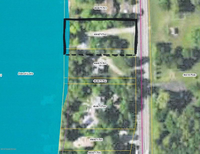1414 East Shore Dr, Detroit Lakes, MN 56501